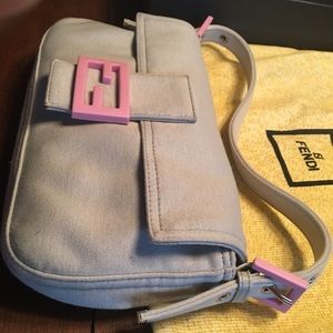 COPY - FENDI Baguette
